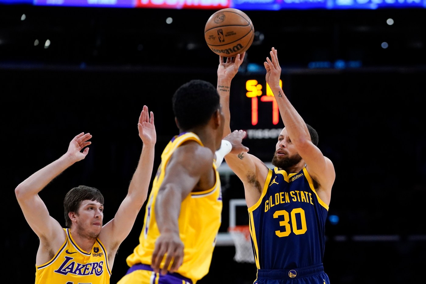 warriors-shoot-the-lights-out-to-hold-off-lakers