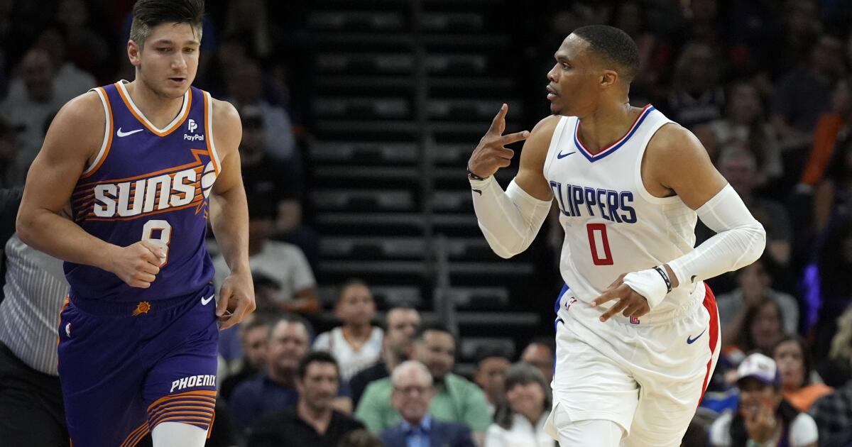 clippers-hold-off-suns-to-clinch-a-playoff-spot