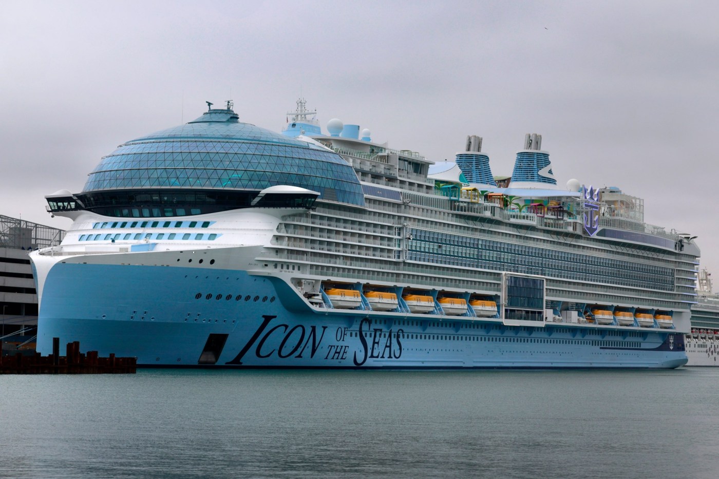 cruise-demand-leaves-pandemic-in-rearview-with-record-passengers,-more-construction-on-tap