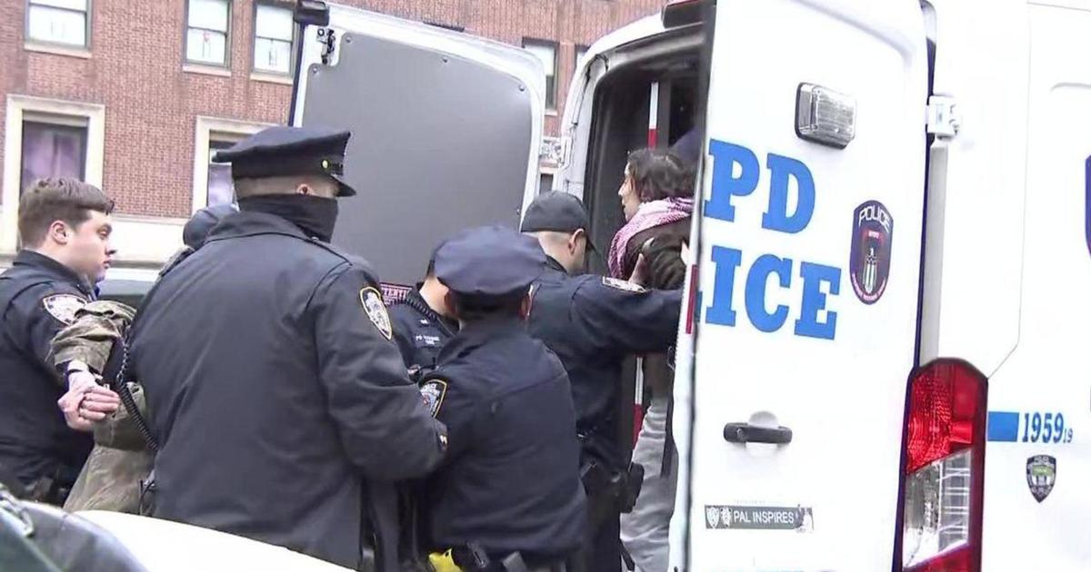 police-arrest-pro-palestinian-protesters-at-columbia-university