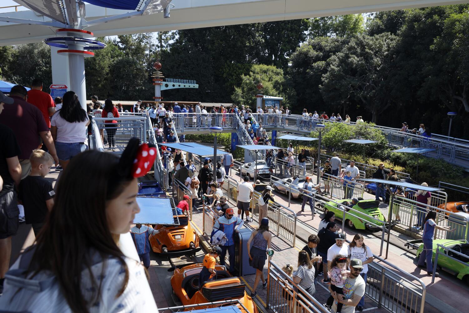 column:-disneyland-just-promised-electric-cars-at-autopia-by-2026