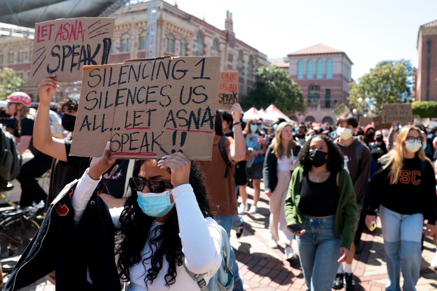 usc-students-protest-the-‘silencing’-of-valedictorian-with-cancellation-of-speech