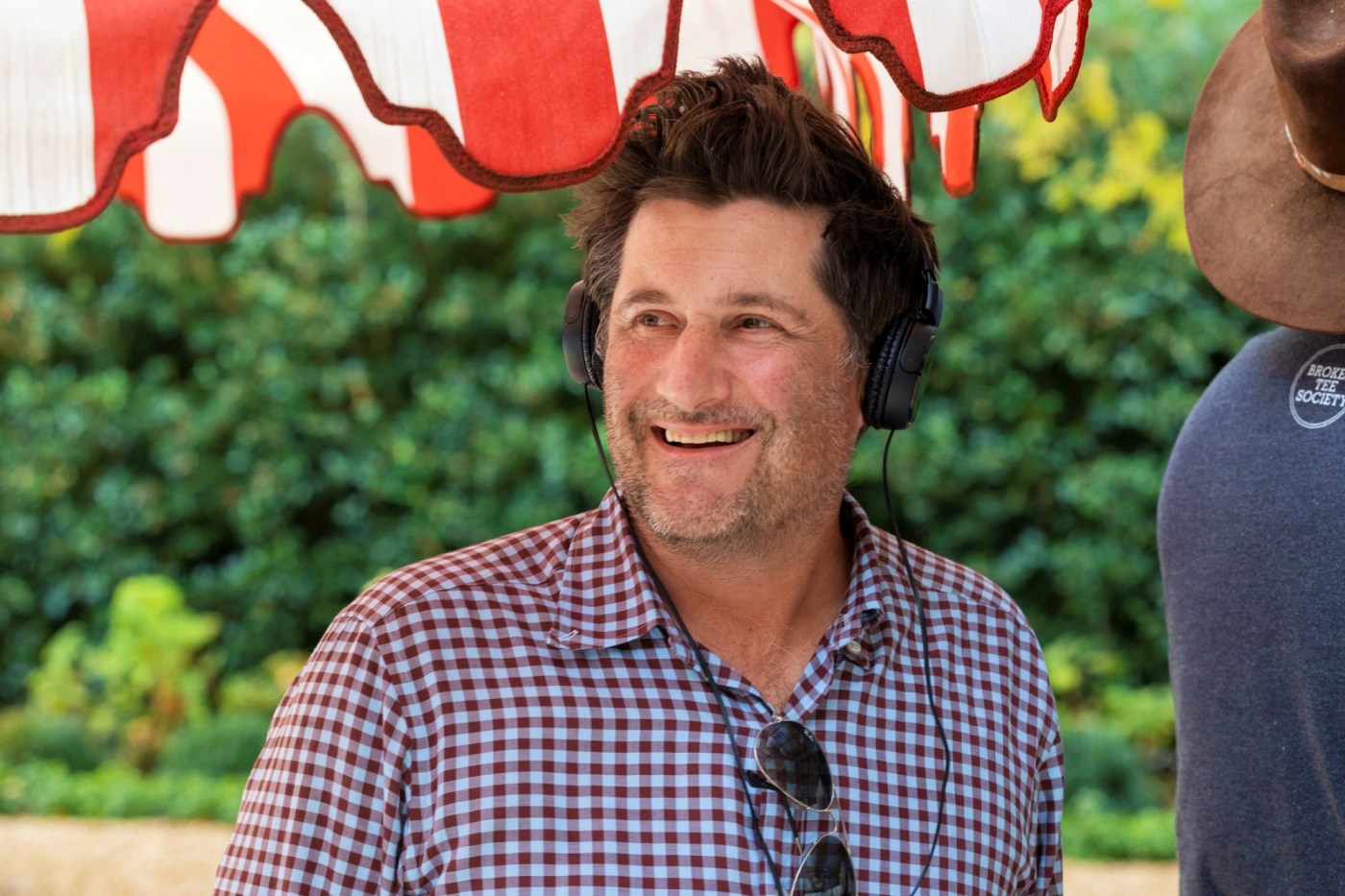 ‘the-idea-of-you’-director-michael-showalter-can’t-help-but-go-for-the-occasional-laugh