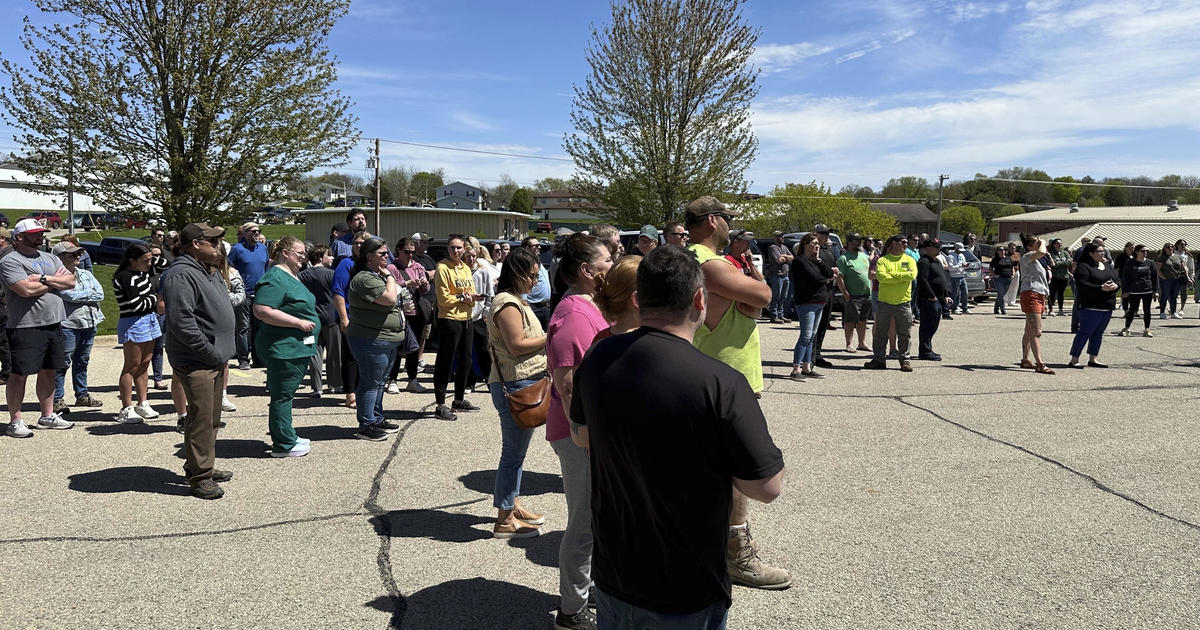 shooter-at-wisconsin-middle-school-“neutralized,”-officials-report,-with-no-injuries-to-anyone-inside
