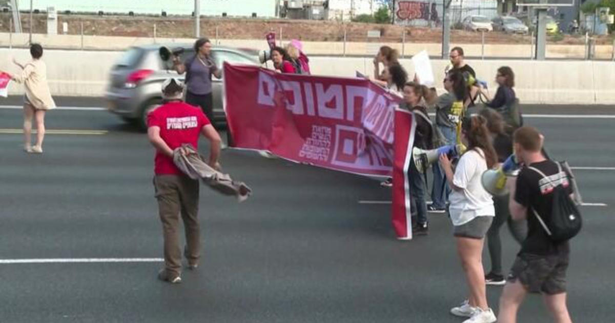 tel-aviv-demonstrators-demand-hostage-deal