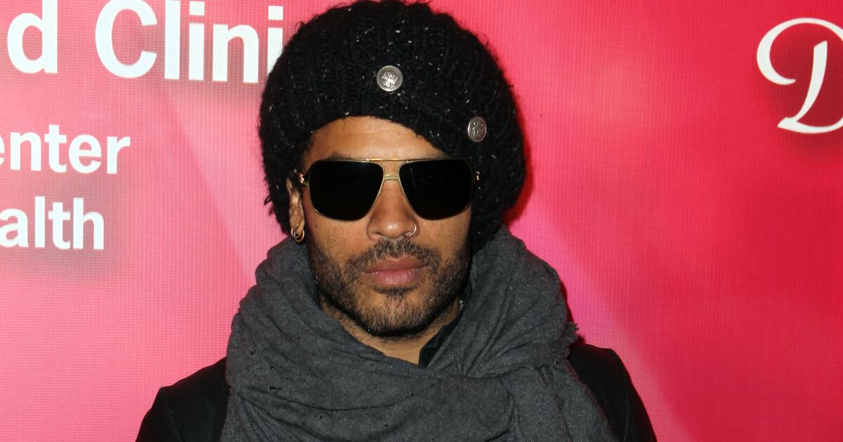 oh,-so-that’s-why-lenny-kravitz-works-out-in-leather-pants