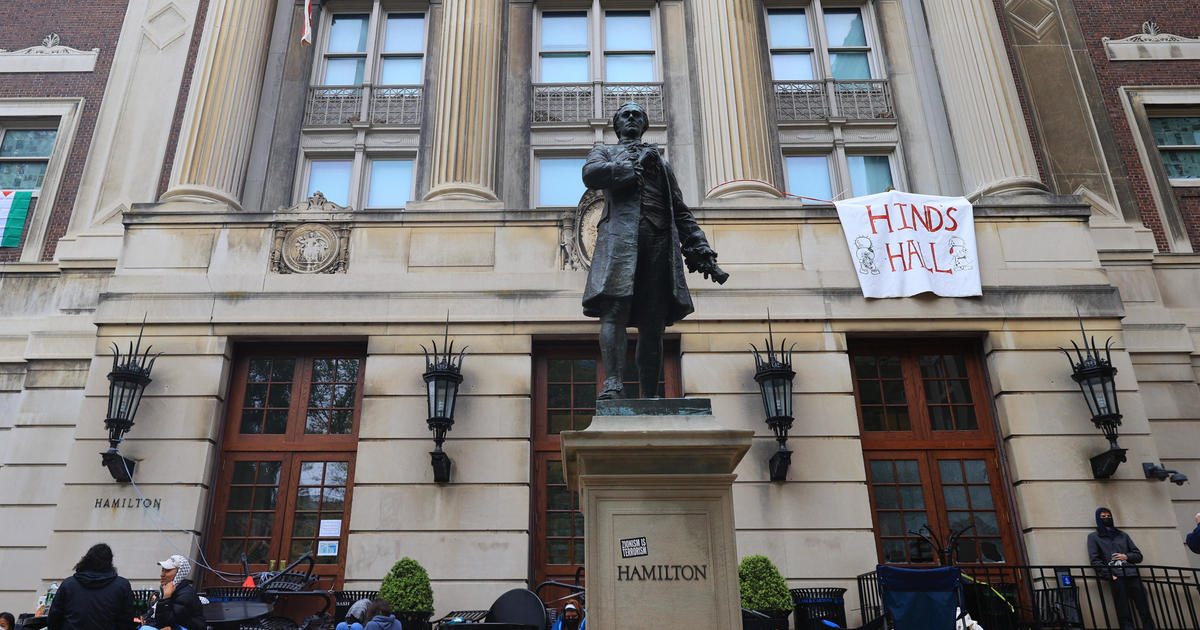 nypd-officer-fired-gun-while-clearing-protesters-from-hamilton-hall-at-columbia,-da’s-office-confirms
