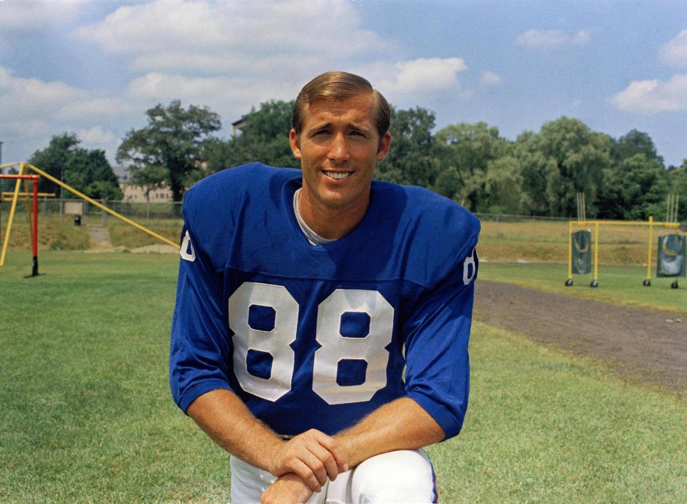 aaron-thomas-dies-at-86;-former-ny-giants-star-was-like-an-‘early-version-of-travis-kelce’