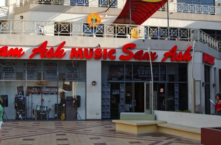 Sam Ash, iconic retailer to musicians, plays its last notes