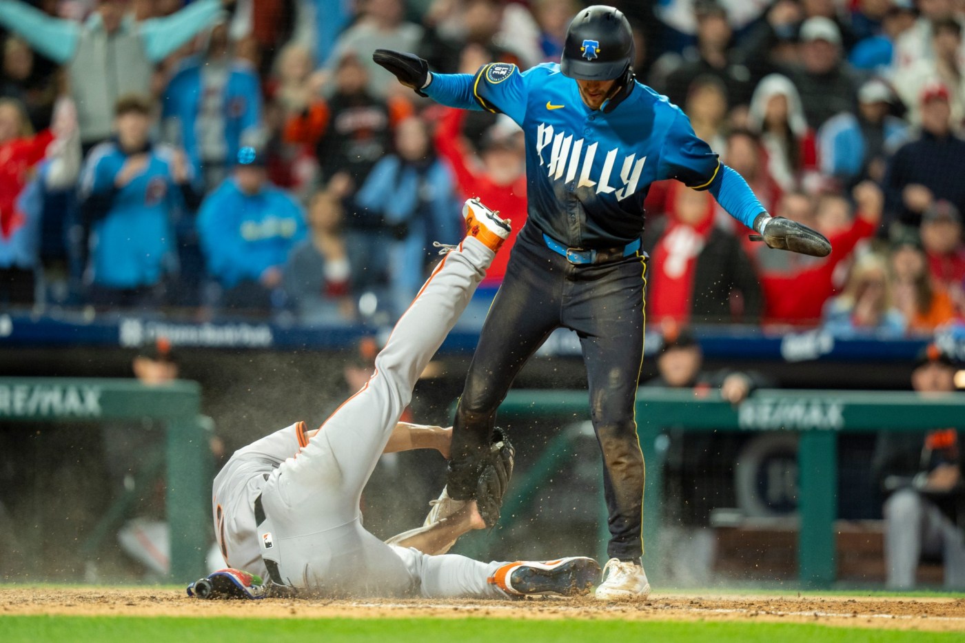 miscues-loom-large-in-sf-giants’-series-opening-loss-to-phillies