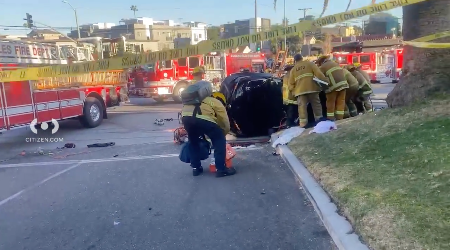 6-injured-in-two-vehicle-rollover-crash-in-southern-california