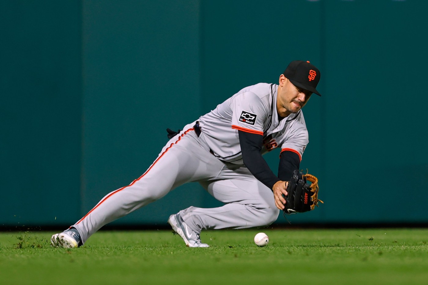 sf-giants-finally-crack-4-runs,-lose-anyway-as-logan-webb-is-roughed-up-by-phillies