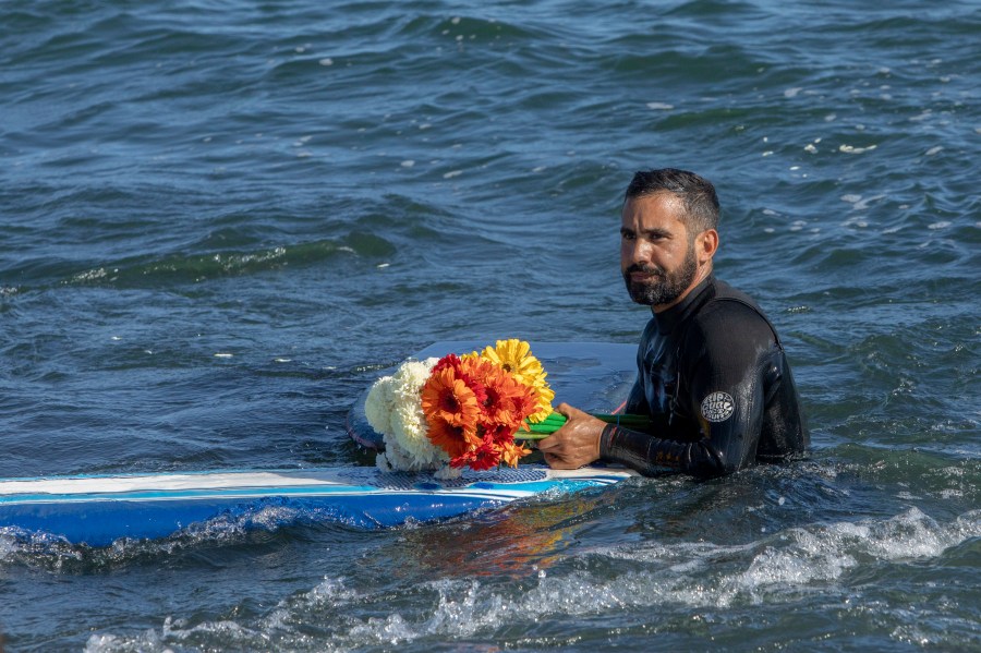 san-diego,-ensenada-communities-honor-three-surfers-killed-in-mexico