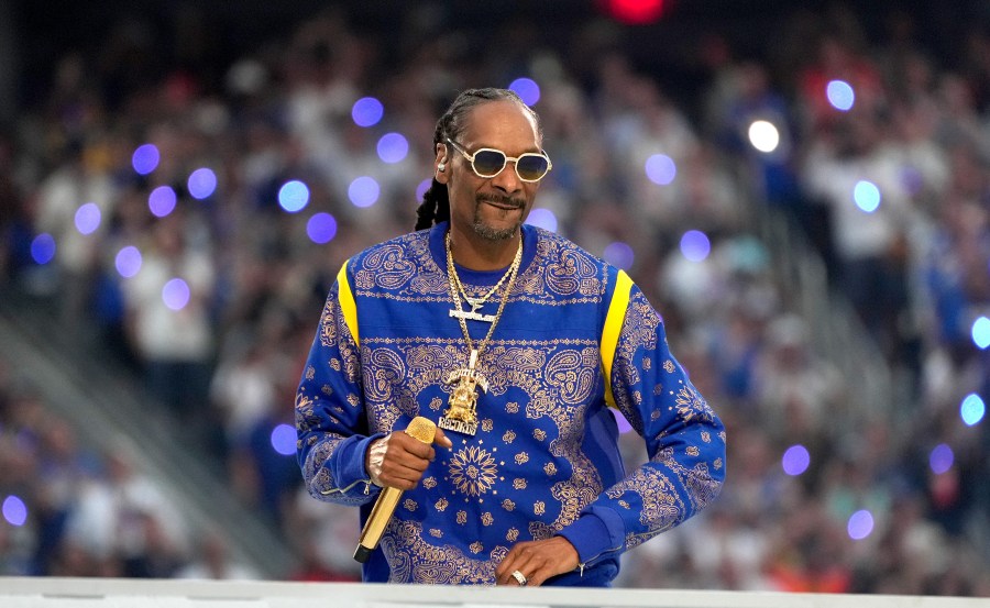 snoop-dogg-gets-new-kind-of-bowl