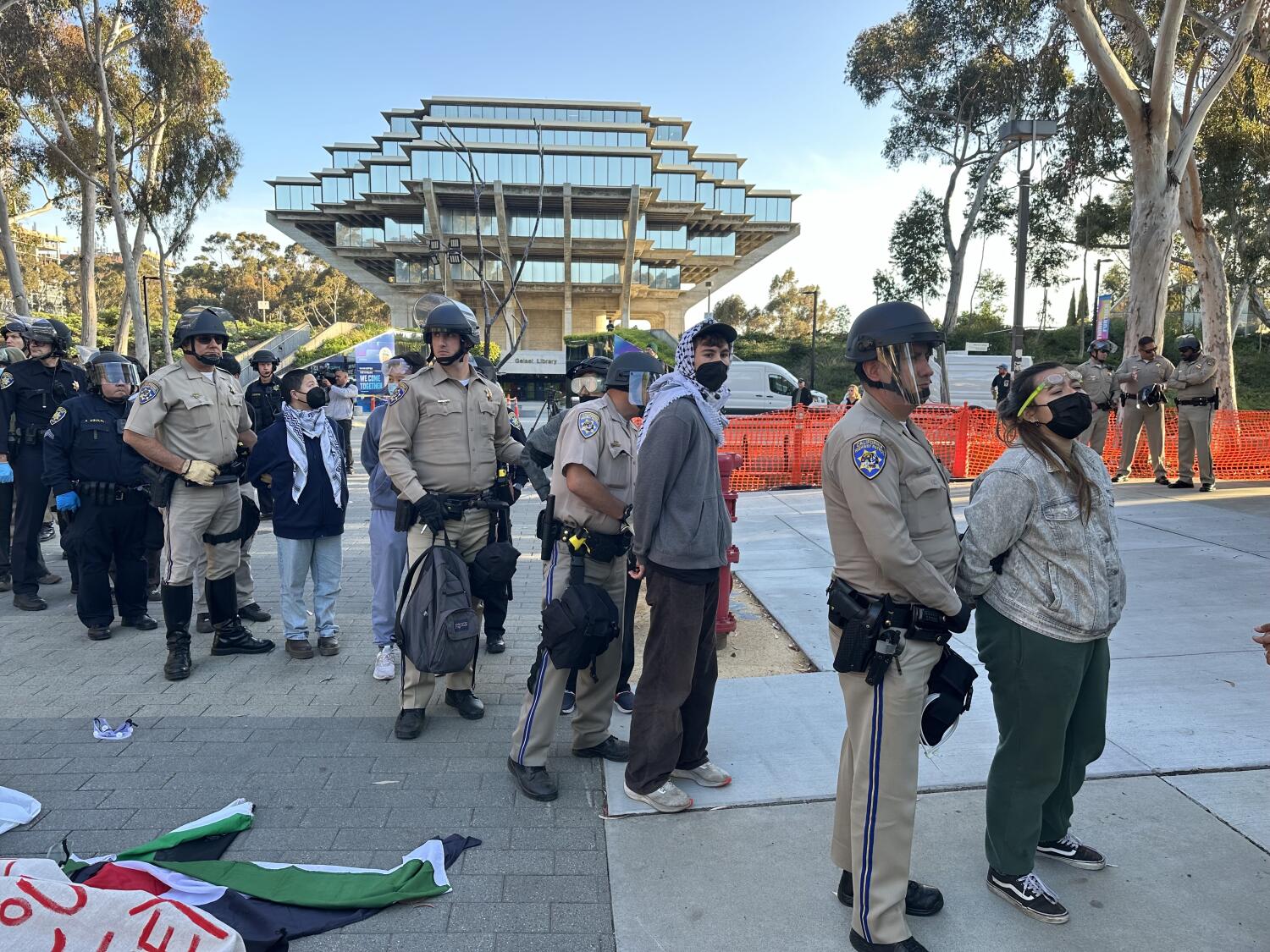 pro-palestinian-protesters,-police-face-off-at-uc-san-diego,-hours-after-raid-on-encampment