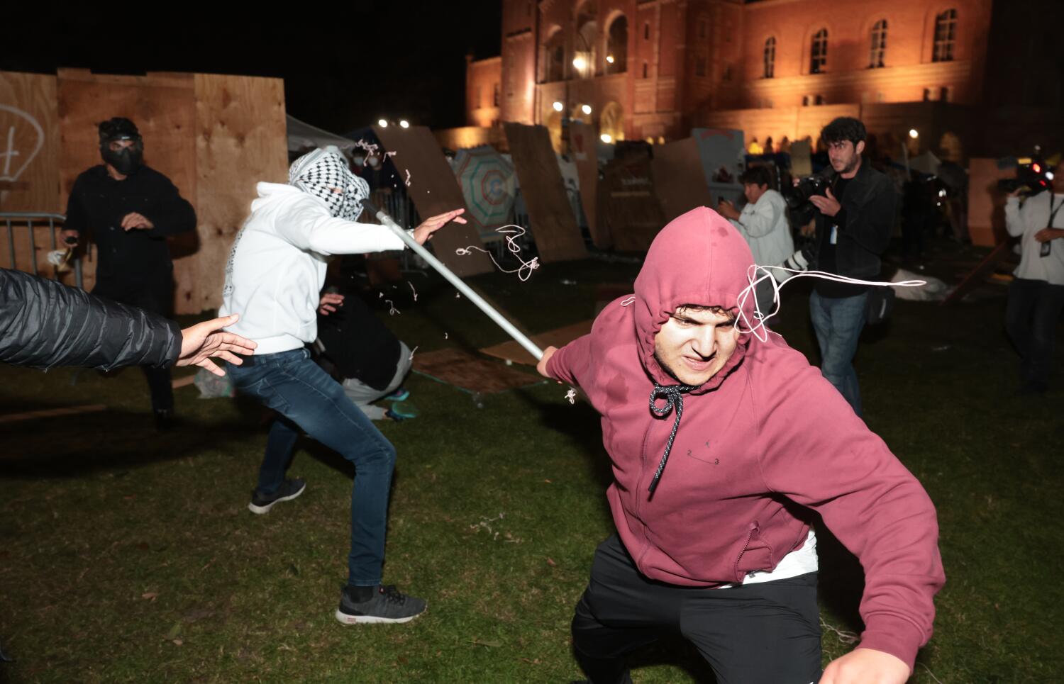 ucla-detectives-use-jan.-6-tactics-to-find-masked-mob-who-attacked-pro-palestinian-camp