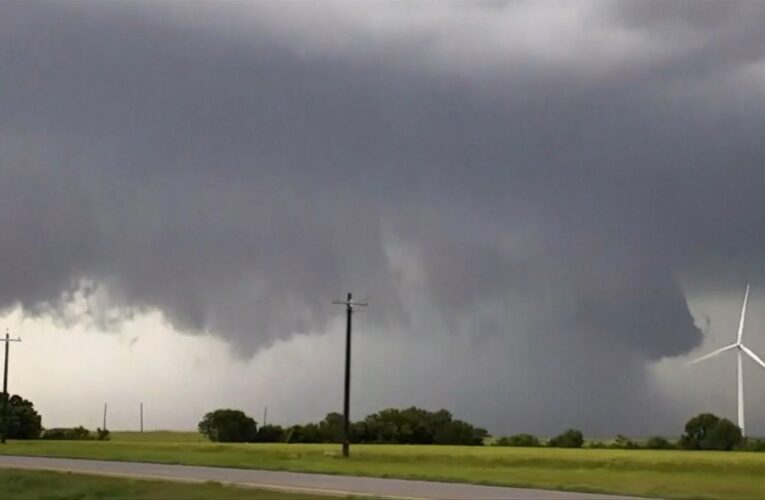 Tornado causes extensive damage to Oklahoma town and 1 death as powerful storms hit central US