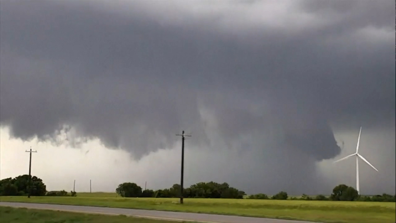 tornado-causes-extensive-damage-to-oklahoma-town-and-1-death-as-powerful-storms-hit-central-us