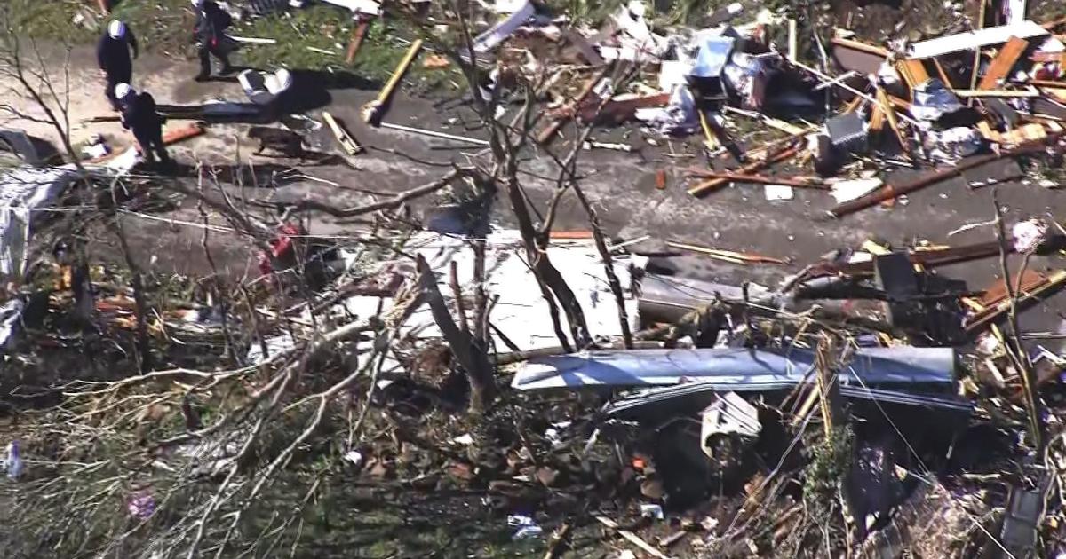 tornado-rips-through-oklahoma-town-amid-outbreak-across-7-states
