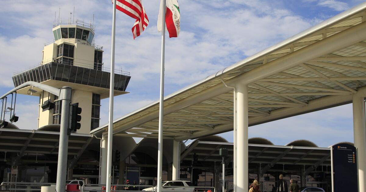 despite-legal-threat,-oakland-votes-to-add-‘san-francisco-bay’-to-airport’s-name