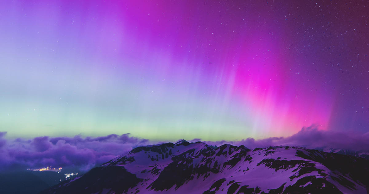 northern-lights-set-the-sky-aglow-amid-powerful-geomagnetic-storm