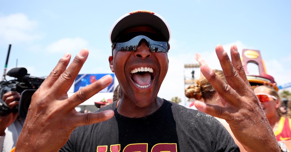 ‘you-don’t-see-four-peats.’-inside-usc-beach-volleyball-coach-dain-blanton’s-dominance