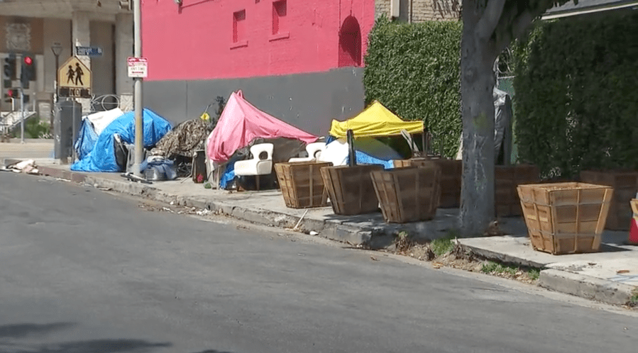hollywood-businesses-install-planters-on-sidewalk-to-deter-homeless-encampments
