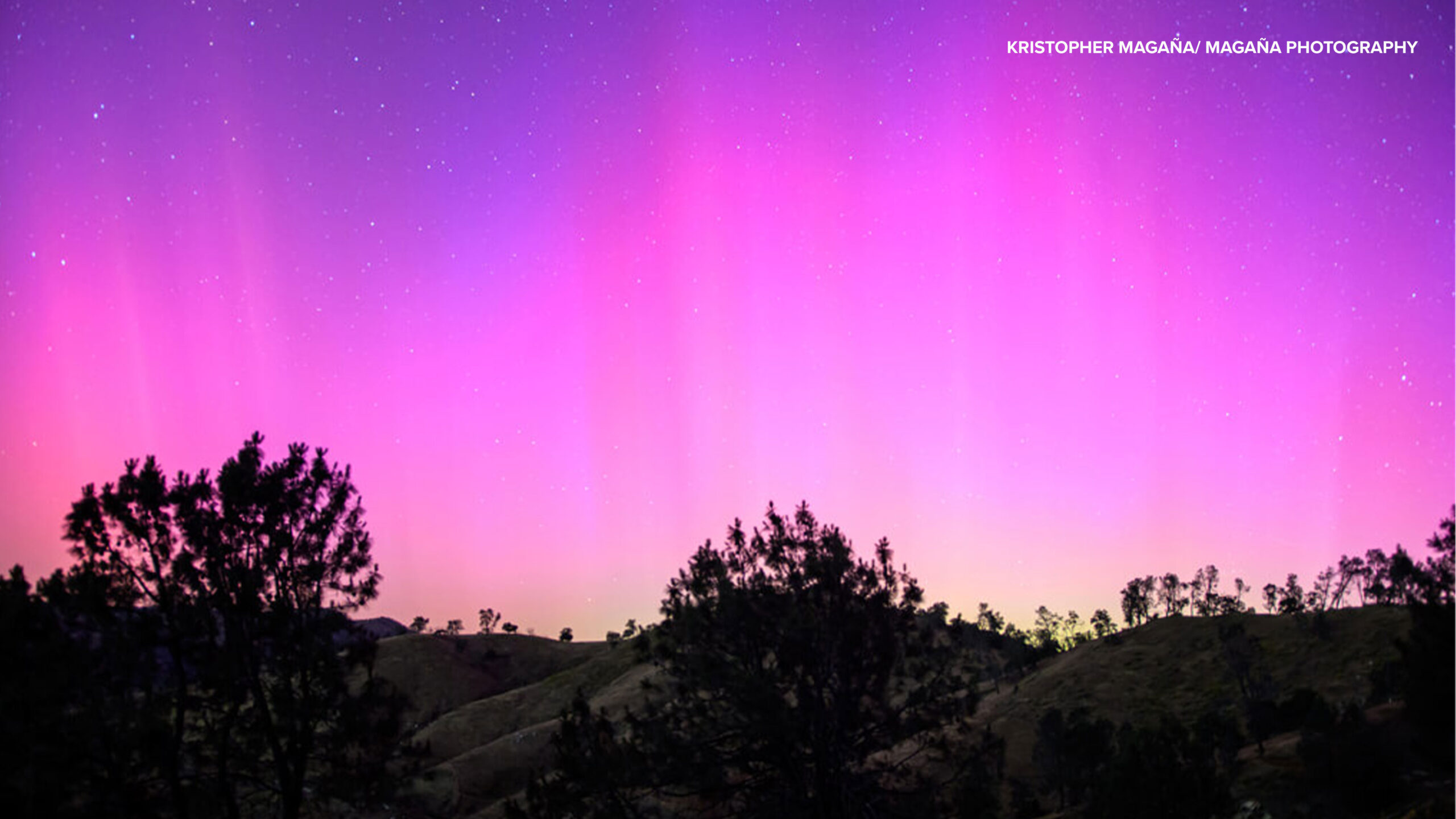 northern-lights-dazzle-over-central-california-skies