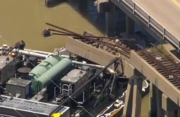 Barge hits bridge in Galveston, Texas, damaging structure and causing oil spill | LIVE
