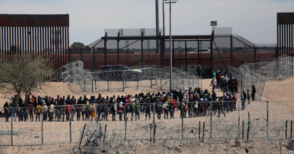 us.-announces-effort-to-expedite-cases-of-migrants-who-cross-border-illegally