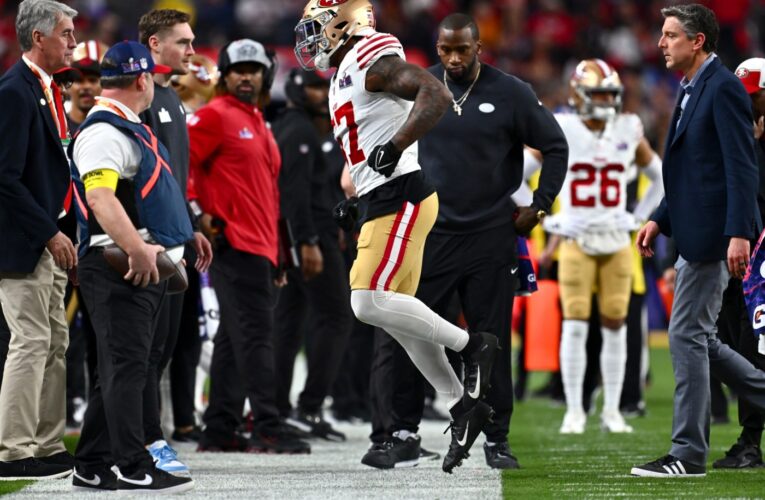 49ers’ Dre Greenlaw ‘feeling really good’ and it shows as he walks off with Dwight Clark Award