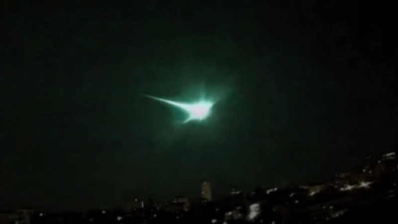 video:-stunning-meteor-lights-up-the-sky-over-europe