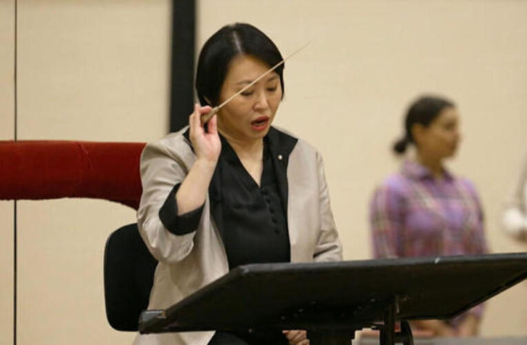Conductor Xian Zhang breaks barriers