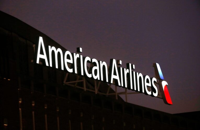 American Airlines flight evacuated at SFO due to smoke in the cabin