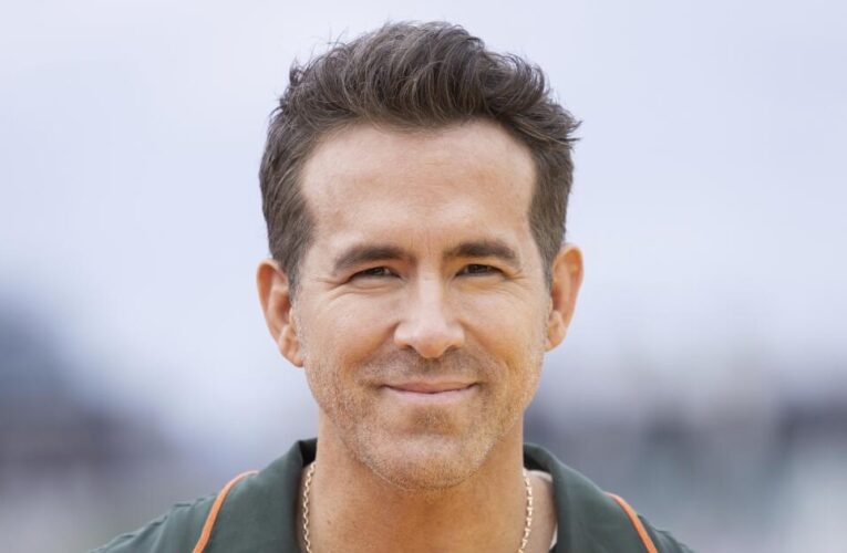 ‘Deadpool’ star Ryan Reynolds spent his salary to keep screenwriters on the set