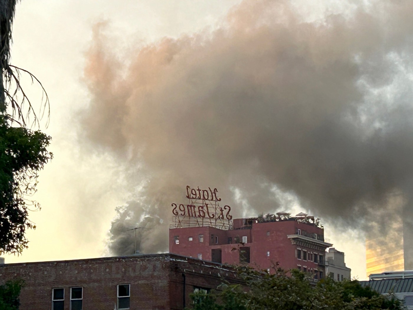 roof-fire-on-three-story-downtown-san-diego-building-prompts-evacuations
