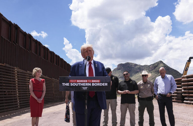 Trump visits border, trades accusations with Democrats on immigration