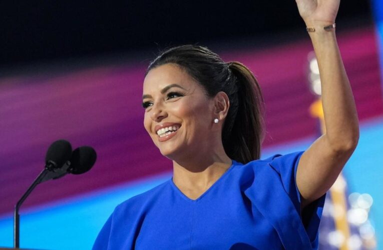 Eva Longoria leads “she se puede” chant at DNC