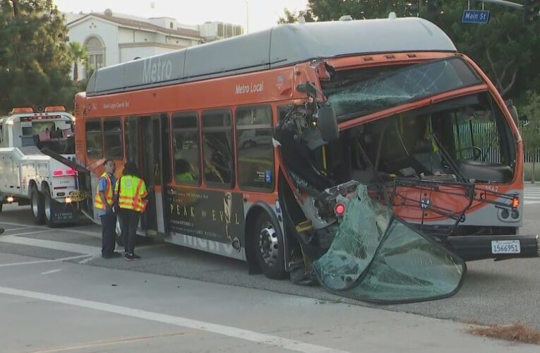 7 people injured when Metro bus runs into pole in Studio City