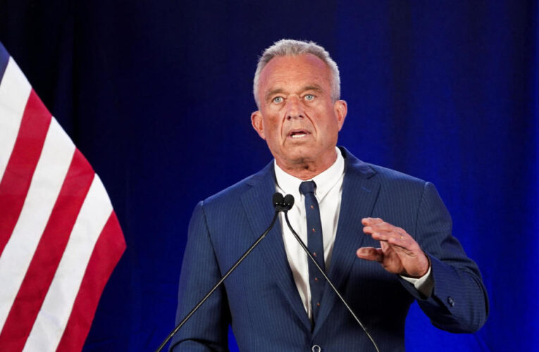 RFK Jr. endorses Trump and suspends presidential campaign