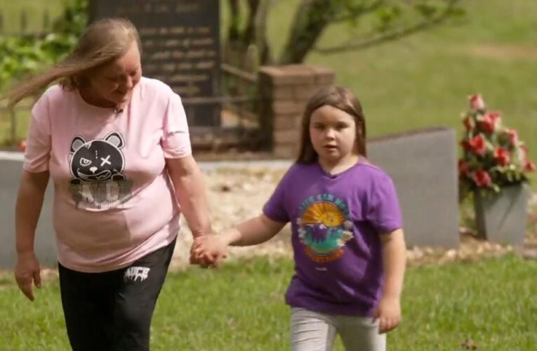 Girl gets to keep money raised for mom’s headstone after one is installed for free