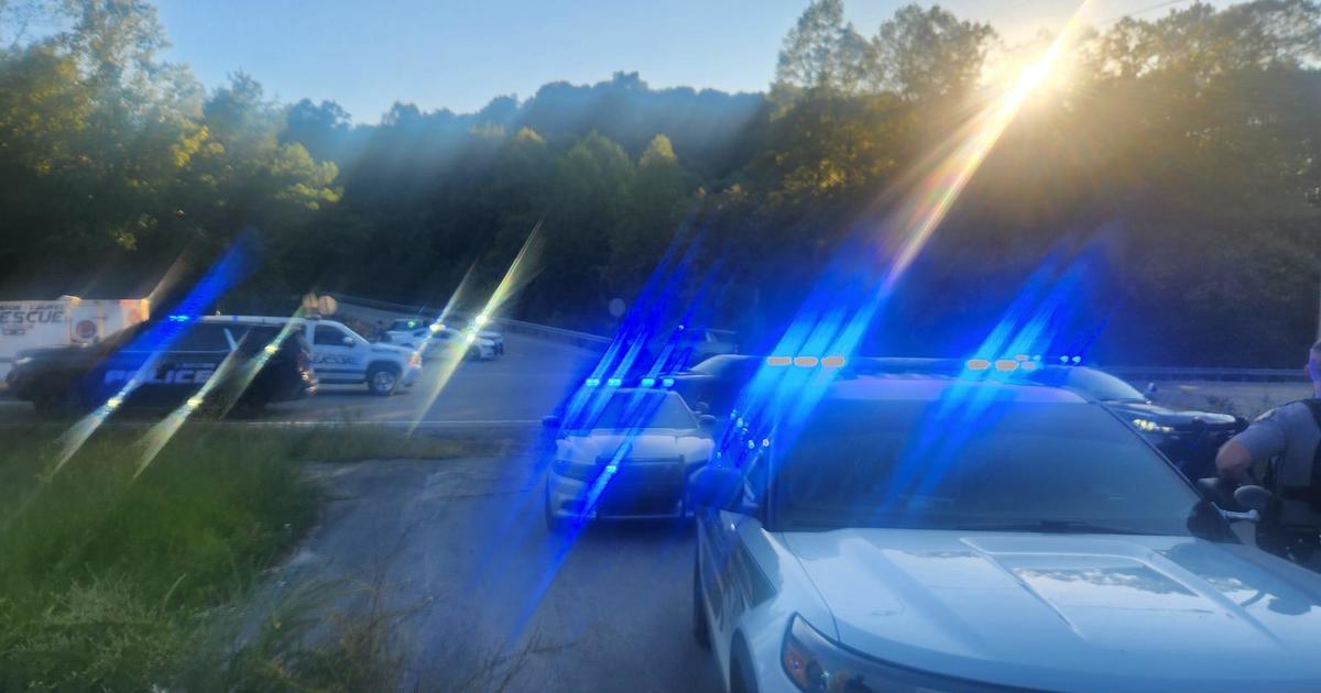 multiple-people-shot-in-kentucky;-suspect-at-large,-authorities-say