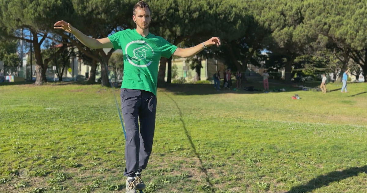 how-the-trend-of-slacklining-is-gaining-momentum