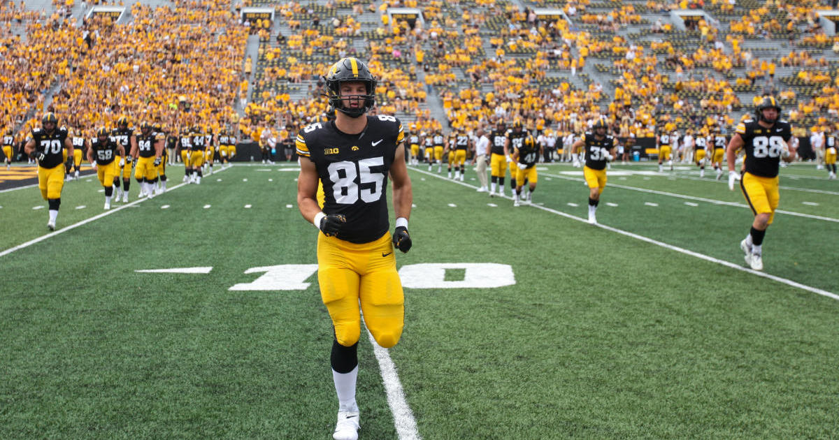 how-to-watch-the-iowa-vs.-minnesota-football-game-today