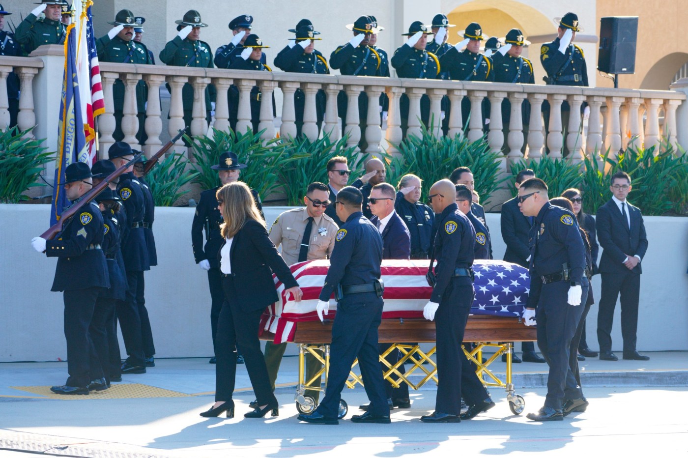 community-gathers-to-honor-san-diego-police-officer-killed-in-line-of-duty-crash