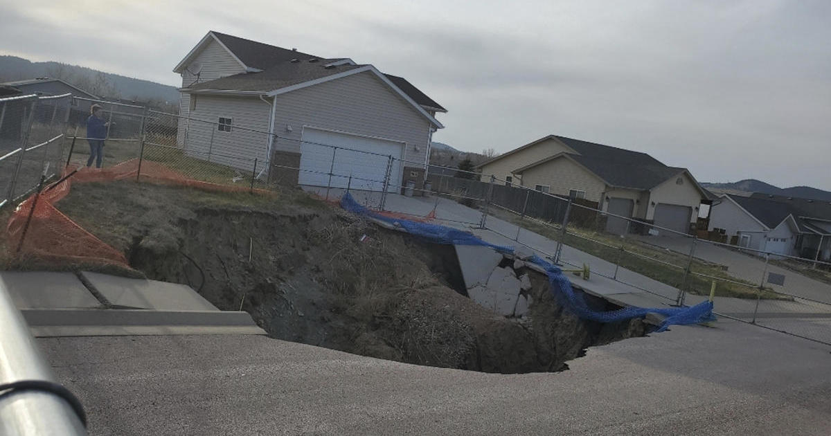 giant-sinkholes-in-south-dakota-neighborhood-leave-some-families-stuck