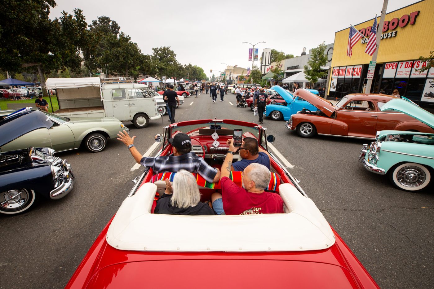 classic-cars,-hot-rods-line-ontario-streets-at-route-66-cruisin’-reunion