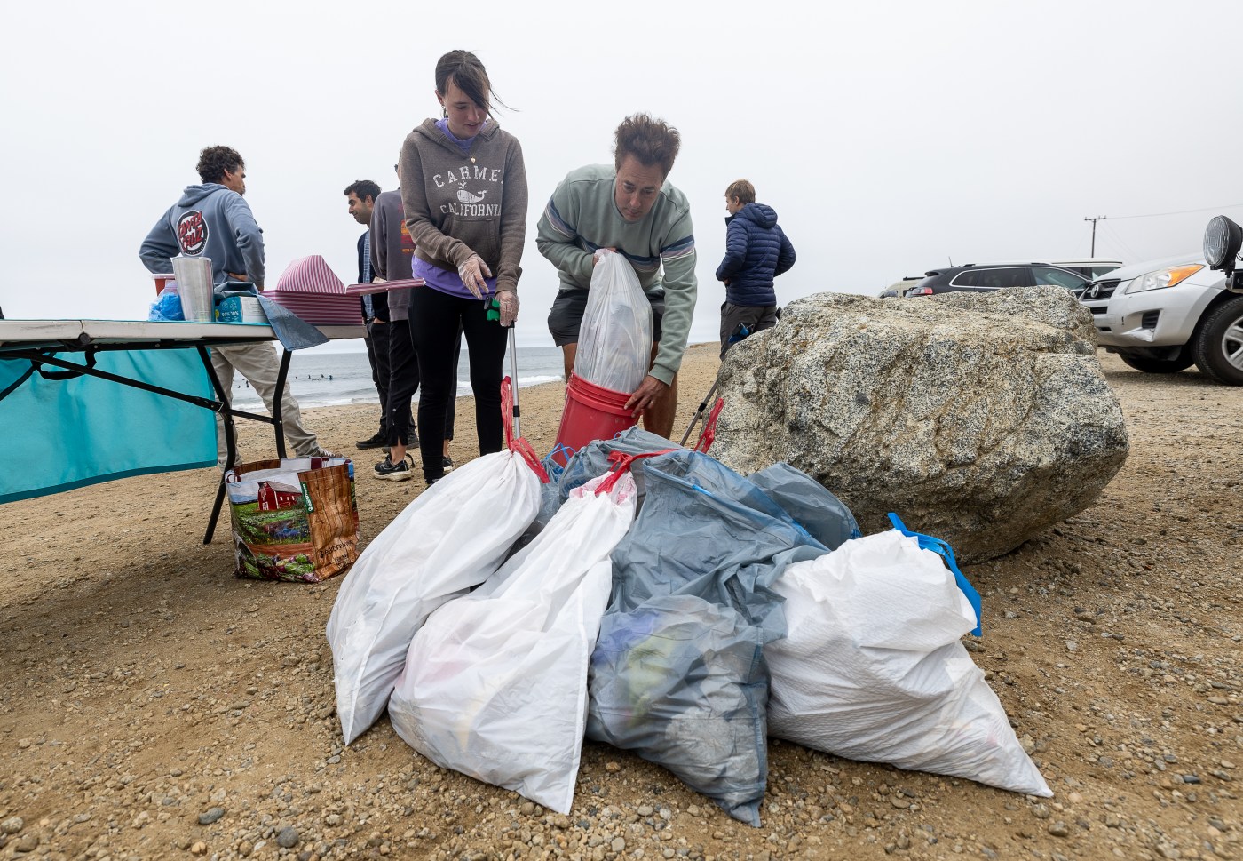 photos:-40th-annual-coastal-cleanup-–-california’s-largest-annual-volunteer-event