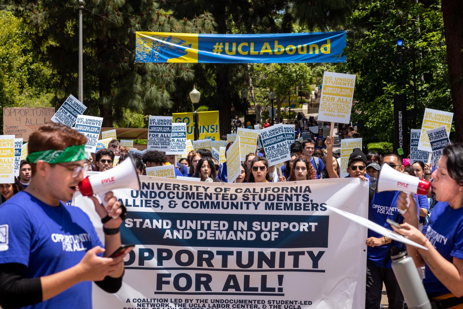 newsom-vetoes-2nd-bill-to-help-undocumented-immigrants,-this-one-about-hiring-uc,-csu-students