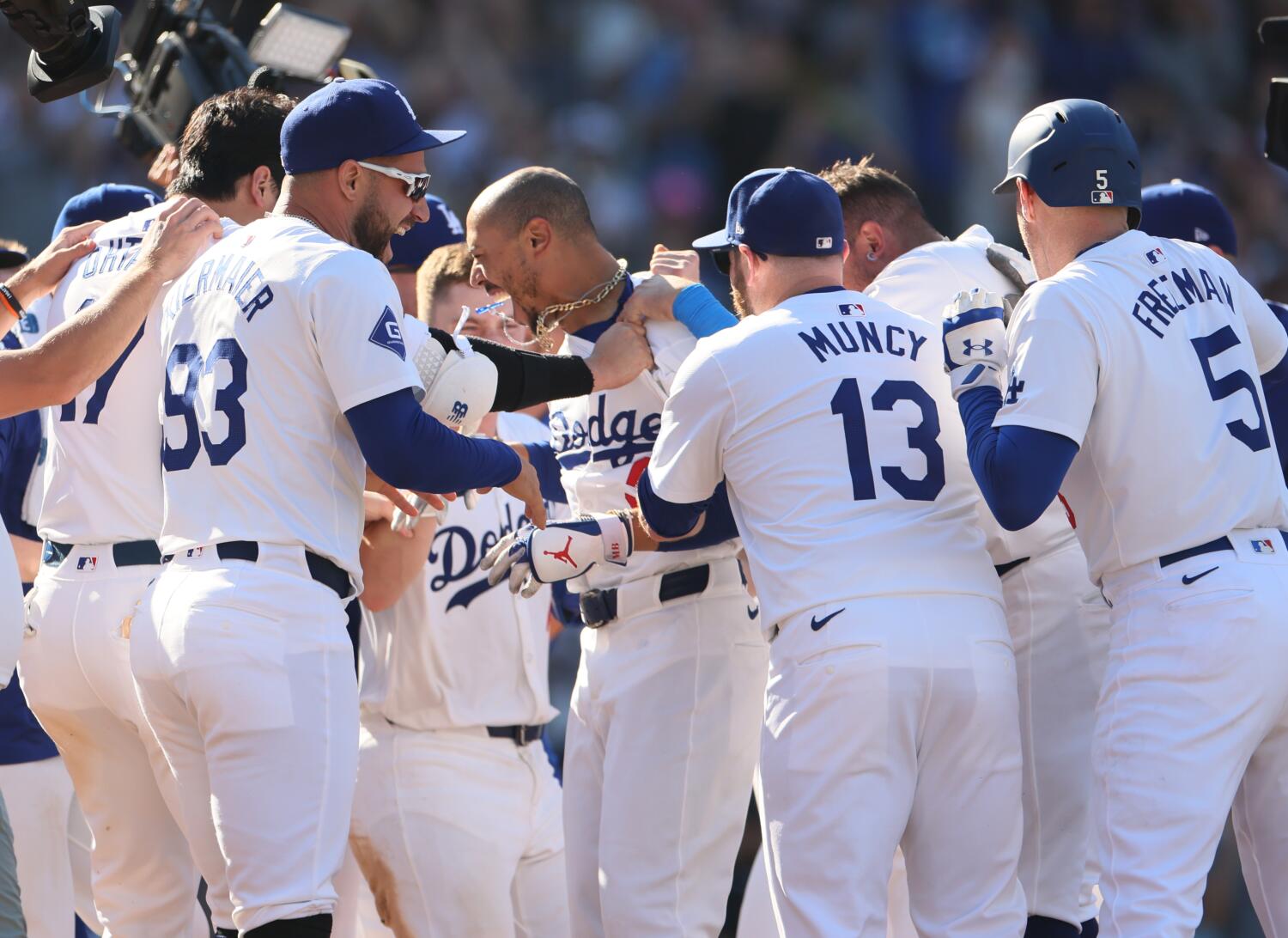 mookie-betts-hits-walk-off-homer-to-give-dodgers-win-over-rockies